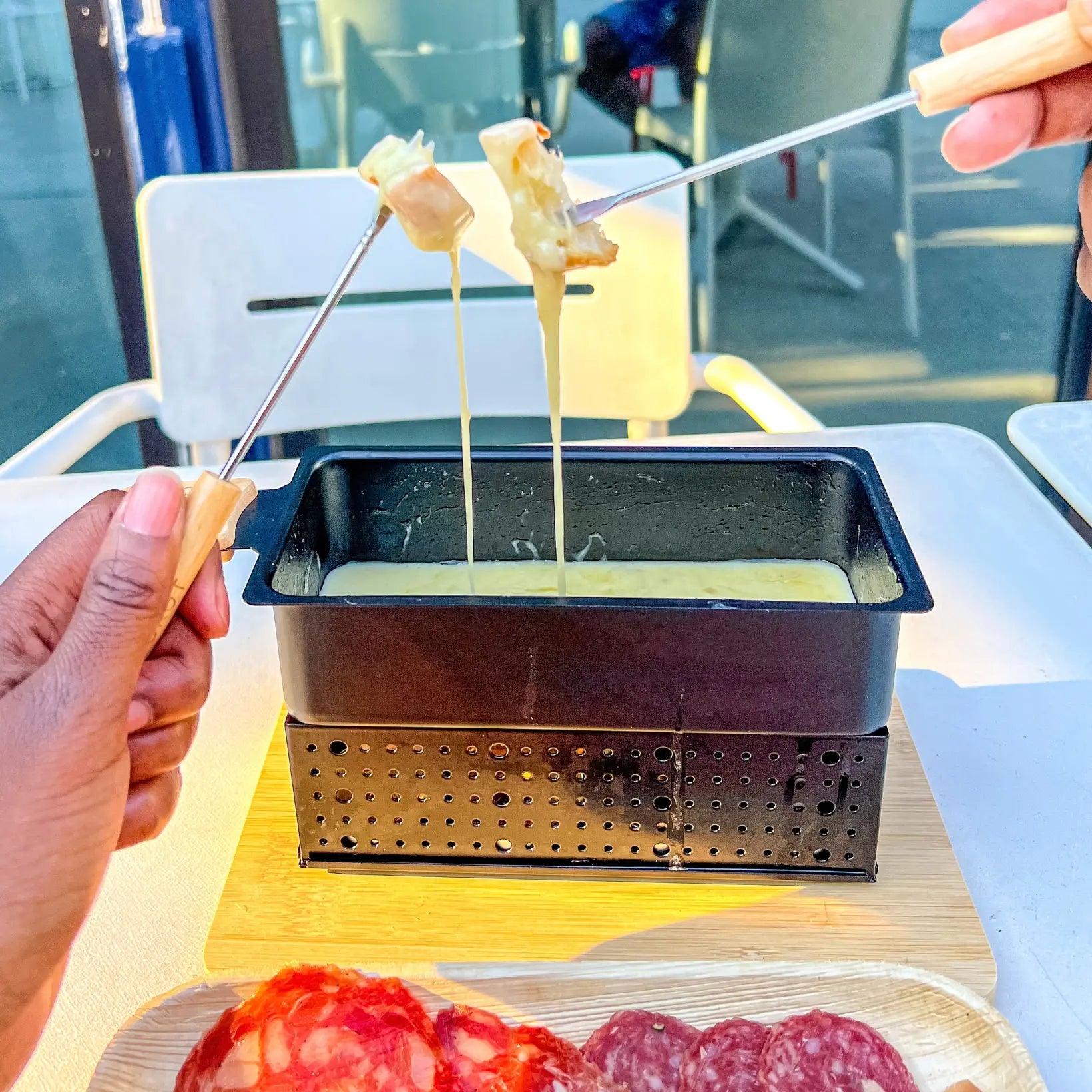 Fondue Cheese Pull